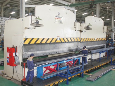 Thaco đã đầu tư nhiều máy móc hiện đại phục vụ cho sản xuất các bộ phận, chi tiết của ô tô