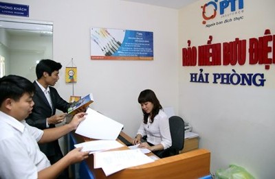 PTI phối hợp với gara liên kết trao học bổng Vun đắp ước mơ xanh