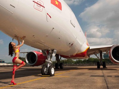 Hoặc là tiếp tục mặc bikini, hoặc là không gì hết!