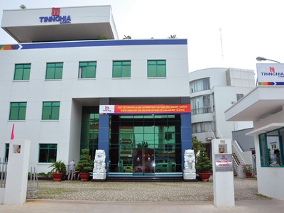 Tín Nghĩa giải quyết việc làm cho gần 2.000 lao động tại đơn vị và hơn 60.000 lao động tại 8 KCN do Tổng công ty quản lý