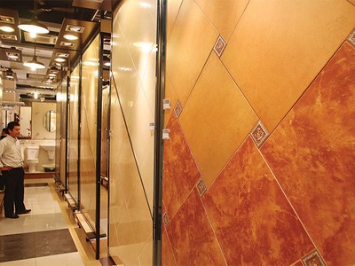 Khác với năm trước, gạch và đá ốp lát bán khá chạy thời điểm cuối năm 2014 - Ảnh: Hoài Nam