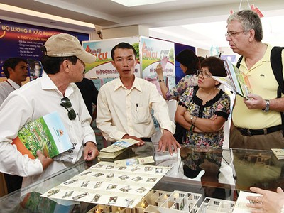 Các ngân hàng đưa ra nhiều gói tín dụng ưu đãi cho khách hàng cá nhân vay mua nhà ở - Ảnh: Lê Toàn