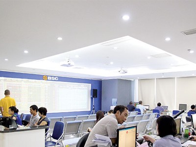 Trong kịch bản tích cực, BSC dự báo, đến cuối năm 2015, VN-Index có khả năng đạt 650 điểm