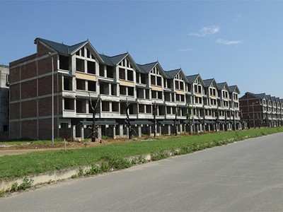 Thanh khoản của nhà liền kề, biệt thự Hà Nội phụ thuộc nhiều vào việc dự án đã được kết nối và hoàn thiện hạ tầng hay chưa. (Trong ảnh là Dự án Kim Chung Di Trạch, huyện Hoài Đức) - Ảnh: Hoài Nam