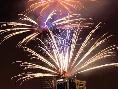 Trình diễn pháo hoa tại Tháp Bitexco Financial Tower