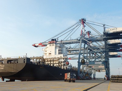 Cảng CMIT đang chuyển mình để trở thành cảng trung chuyển quốc tế trong tuyến vận tải Nội Á - Ảnh: Minh Lý