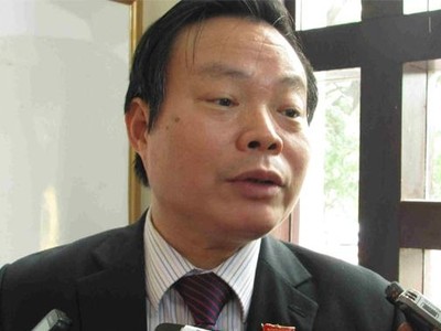 Ông Phùng Quốc Hiển