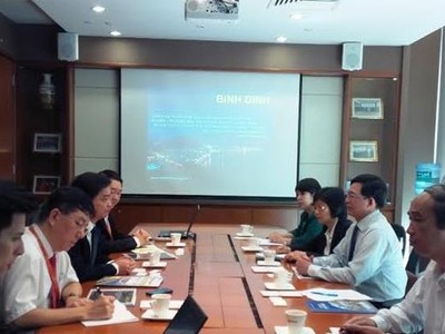 Đoàn công tác của tỉnh Bình Định do Chủ tịch UBND tỉnh Hồ Quốc Dũng dẫn đầu làm việc với các doanh nghiệp Singapore nhằm kêu gọi đầu tư vào địa phương