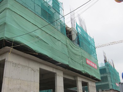 Thời gian qua xuất hiện thông tin, khách hàng phải nộp tiền “đặt chỗ” 80 triệu đồng thông qua sàn giao dịch để được mua, thuê nhà ở xã hội tại Dự án EcoHome 2.
Ảnh: Trọng Tuyến