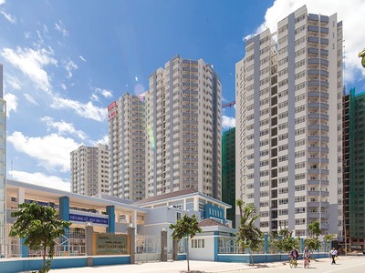 Him Lam Chợ Lớn đã sẵn sàng bàn giao nhà. (Trong ảnh: Trường Tiểu học Nguyễn Văn Luông nằm trong khuôn viên dự án đã đón nhận những con em cư dân Him Lam Chợ Lớn nhập học)