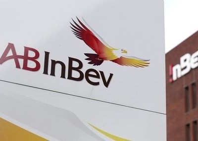 AB InBev là hãng bia lớn nhất thế giới được hình thành bởi một nhóm doanh nhân Brazil, đã thâu tóm nhiều thương hiệu, từ Stella Artois đến Budweiser. Trong khi đó, SABMiller là hãng bia đa quốc gia Anh – Nam Phi, có trụ sở tại London (Anh)