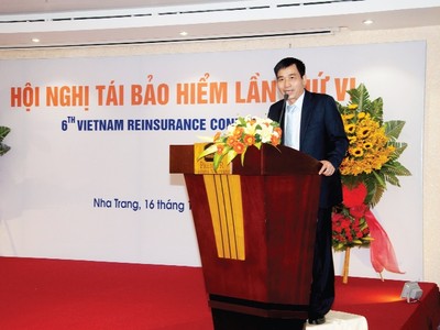 Tổng giám đốc Vinare Phạm Công Tứ, phát biểu tại Hội nghị Tái bảo hiểm Việt Nam lần thứ VI (tháng 10/2015)