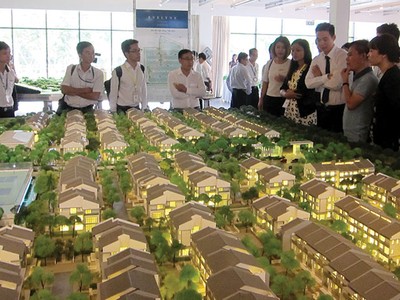 Hàng loạt dự án đất nền, biệt thự vùng ven Hà Nội được giới thiệu ra thị trường trong thời gian vừa qua. Ảnh: Trọng Tuyến