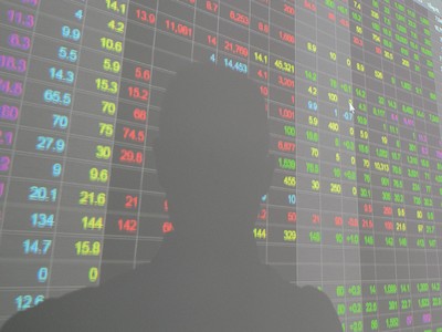 Kể từ ngày 1/7/2016, các hành vi thao túng TTCK có phát sinh khoản thu lợi bất chính từ 500 triệu đồng trở lên sẽ bị truy cứu trách nhiệm hình sự