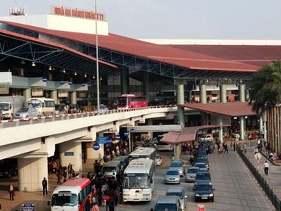 Nhà ga hành khách T1 xây dựng từ năm 2001 có công suất ban đầu là 6 triệu lượt khách/năm