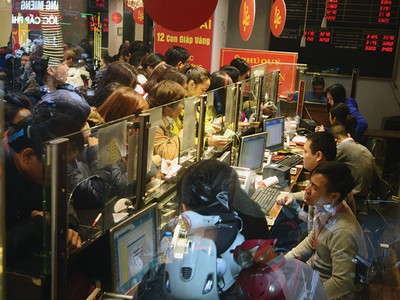 Câu chuyện huy động vàng chỉ là một phần, vấn đề lớn hơn là giải quyết tình trạng “vàng hóa” trong dân 