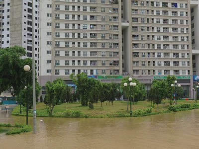 Dự án Khu đô thị Dương Nội dù mới đưa vào sử dụng, nhưng đã bị cô lập nhiều ngày bởi trận mưa đầu mùa tháng 5 vừa qua