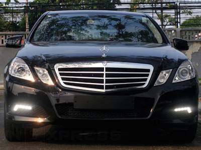 Xe Mercedes-Benz E250 phiên bản 2009 có giá công bố cho xem mới là 86.900 USD, tương đương 1,6 tỷ đồng.