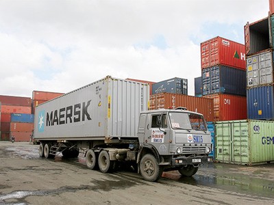 Thủ tục thông quan hàng hóa xuất nhập khẩu: Bộ, ngành tranh cãi, doanh nghiệp khóc dở 