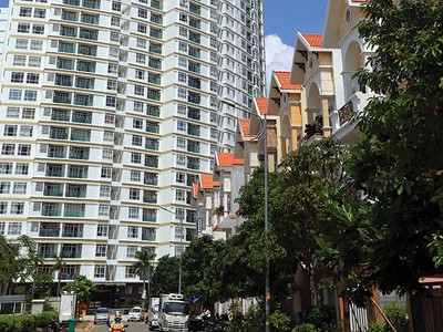 Nhiều chủ đầu tư chọn cách thức xây nhà gần xong mới mở bán. Ảnh: Đức Thanh