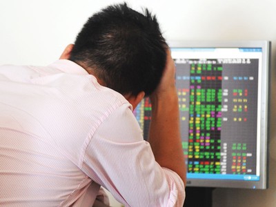 Nhà đầu tư có thể chủ động giảm thiểu rủi ro bằng việc tìm hiểu kỹ thông tin về DN định đầu tư