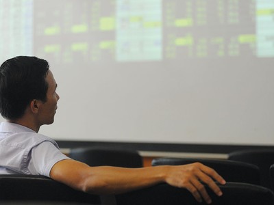 Các ngành có chu kỳ kinh doanh tốt là bất động sản, xây dựng, vật liệu xây dựng, cảng biển, điện