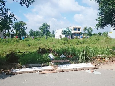 Nhà gần khu... tứ chiếng