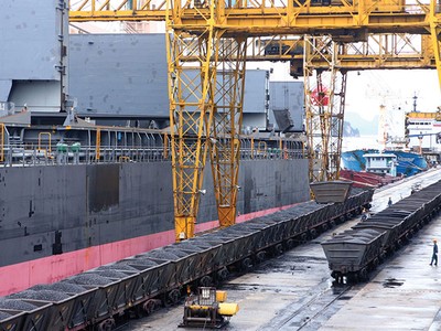 Than các nước bán vào Việt Nam tăng nhanh đã gây sức ép lên thị trường tiêu thụ than trong nước