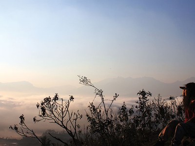 Y Tý - Mùa săn mây