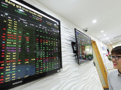 Nhiều chuyên gia nhận định, thị trường chứng khoán 2017 sẽ có độ “nóng” cao, dòng tiền chảy mạnh