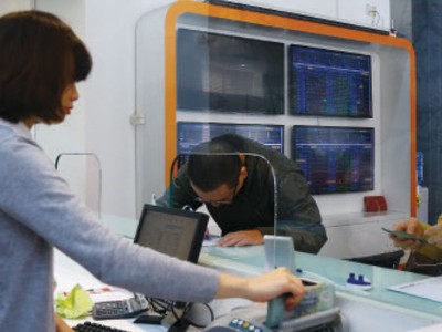 Giải mã dòng tiền chảy mạnh vào chứng khoán