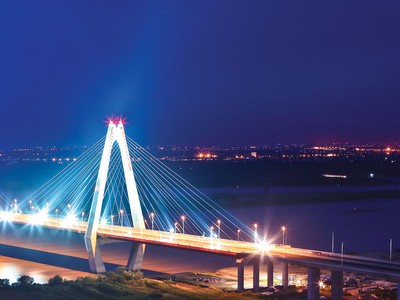 Trong một nền kinh tế dựa vào đổi mới, sáng tạo, tri thức mới được sử dụng trong hầu hết các ngành kinh tế và các doanh nghiệp