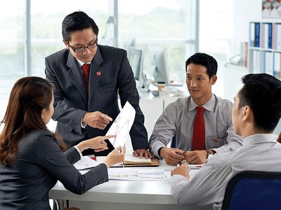 Tìm và giữ được người có tâm có tài vẫn là một thách thức lớn đối với công ty chứng khoán