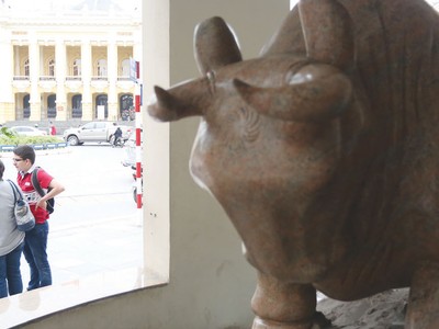 Nới room: vẫn vướng từ tư duy chính sách giữa các bộ