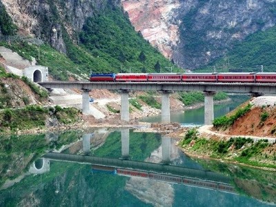 Trung Quốc mở lại 'Con đường tơ lụa' bằng xe lửa đến châu Âu
