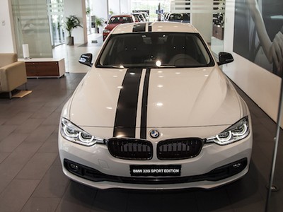 BMW 320i phiên bản thể thao vừa được chào tới khách hàng