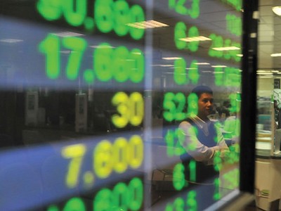 Nhiều nhóm ngành luân phiên hỗ trợ VN-Index