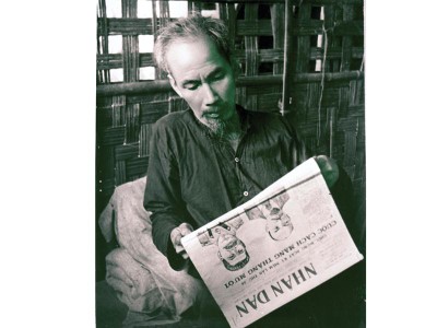 Giờ nghỉ trưa, Người vẫn thường đọc báo (1951)