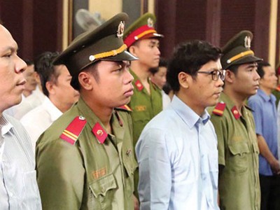 Các bị cáo tại tòa