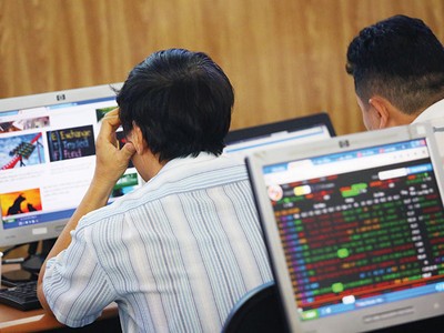 Nhà đầu tư không chỉ muôn thông tin chính xác, mà còn phải đầy đủ, kịp thời, tránh gây hiểu lầm