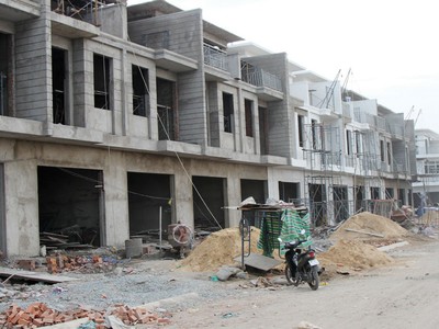 Giá cát tăng đột biến đã ảnh hưởng đến tiến độ của nhiều dự án xây dựng trên địa bàn TP.HCM. Ảnh: Gia Huy