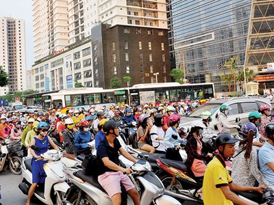 Giao thông Hà Nội “vỡ trận” vì quy hoạch chồng chéo, thiếu thống nhất. Ảnh: Việt Dương