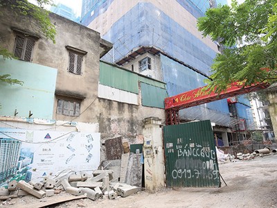 Công ty cổ phần Đầu tư và Xuất nhập khẩu Mỹ Sơn liên tục bị nhắc nợ tiền sử dụng đất tại dự án 62 Nguyễn Huy Tưởng. Ảnh: Dũng Minh