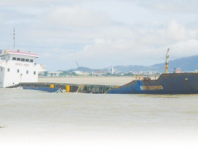 Bão số 12 gây hậu quả nặng nề cho các tỉnh Bình Định, Khánh Hòa