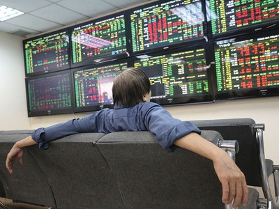 Thuế chứng khoán: Cần thoáng cho vốn chảy thông hơn