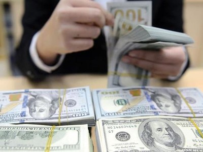 Lãi suất cơ bản USD tăng, lo chảy ngược ngoại tệ