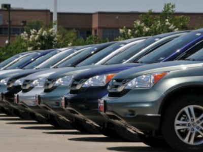 Lượng xe con nhập về thời điểm trước Tết Nguyên đán 2018 vẫn nhỏ giọt. 