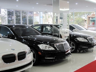 Nộp phí trước bạ ô tô, xe máy qua mạng như thế nào?