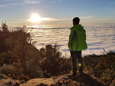 “Bỏ quên con tim” trên đỉnh Chiêu Lầu Thi xinh đẹp