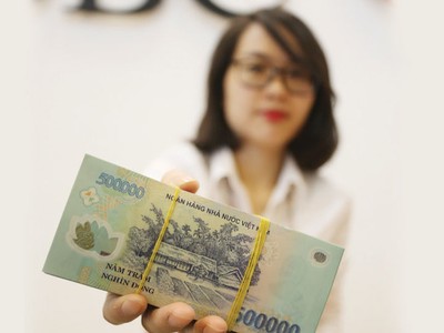 Lãi suất trái phiếu Chính phủ thấp: Lưu ý những rủi ro tích lũy